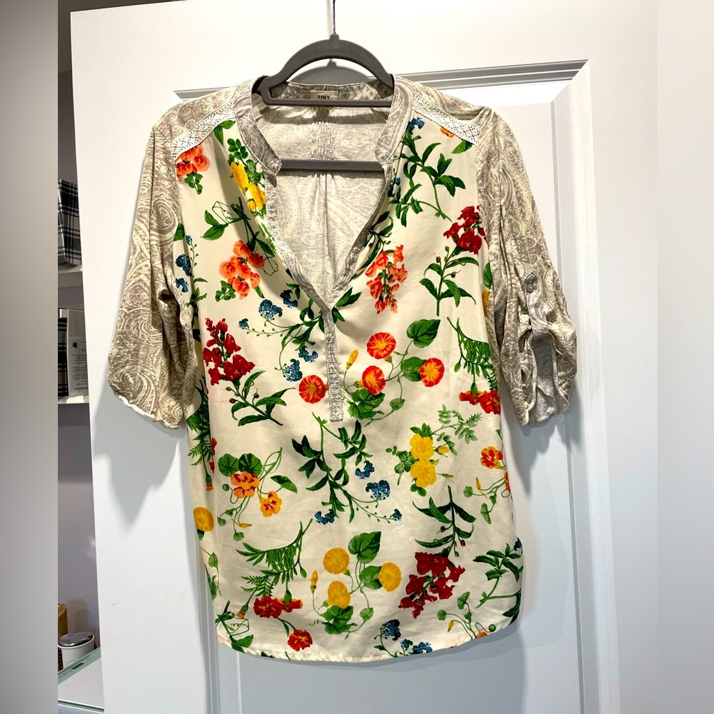 Anthropology Tiny floral and paisley mixed print shirt size medium